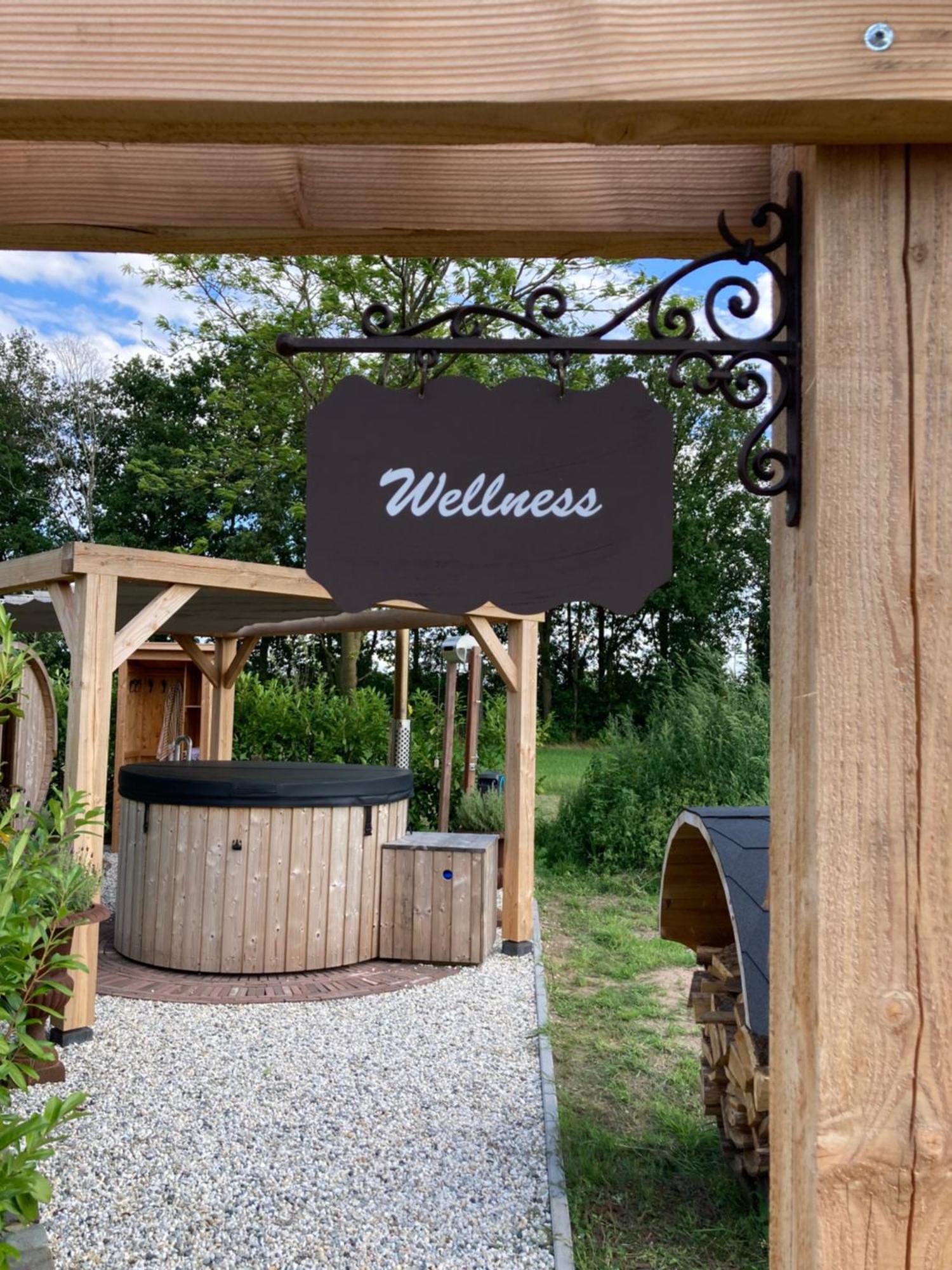 Bed & Breakfast Hoeve Happiness - Ontbijt Inbegrepen - Wellness Aanwezig Voorthuizen Exterior foto