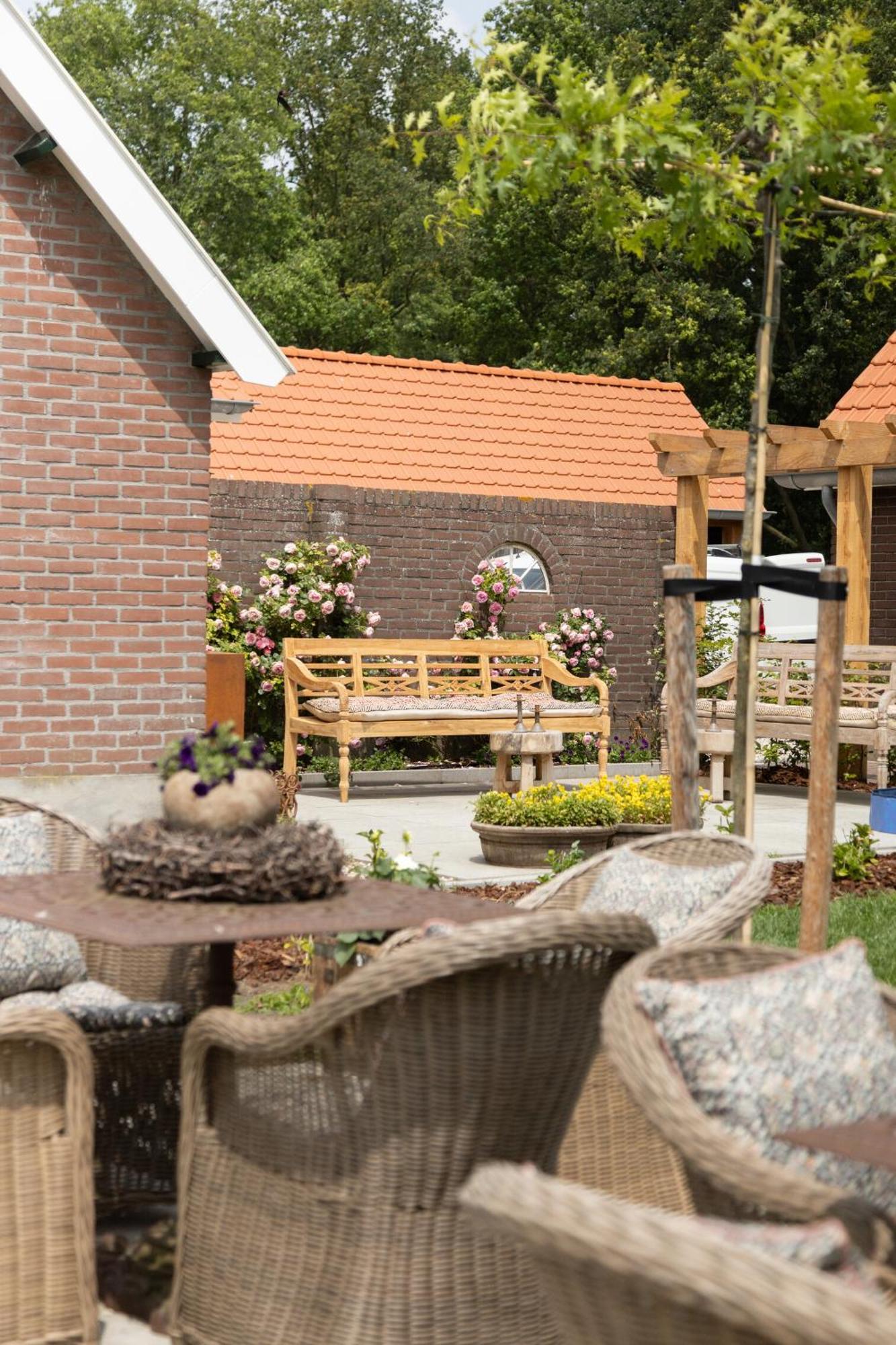 Bed & Breakfast Hoeve Happiness - Ontbijt Inbegrepen - Wellness Aanwezig Voorthuizen Exterior foto