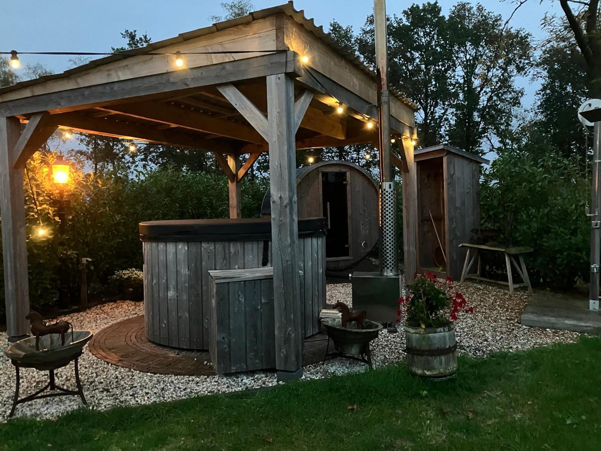 Bed & Breakfast Hoeve Happiness - Ontbijt Inbegrepen - Wellness Aanwezig Voorthuizen Exterior foto